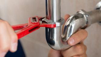 How to Fix a Leaking Pipe content image 1