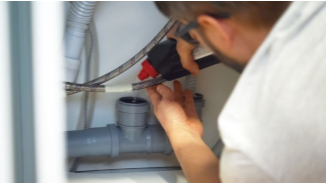 How to Fix Smelly Drains content image 1