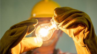 How to Fix a Flickering Light content image 1