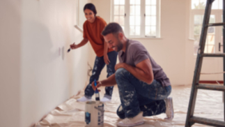 Quick wall painting tips & how to deal with damp patches content image 1