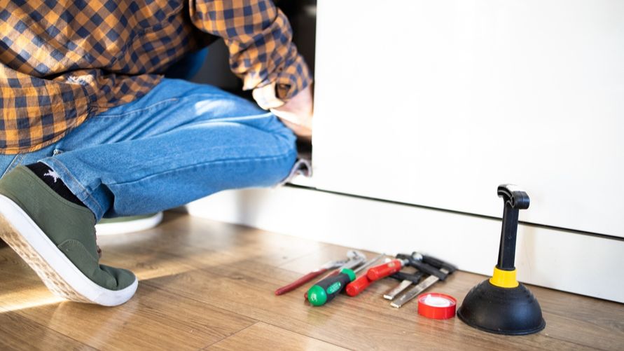 Plumbing DIY: What You Can Fix — and When to Call a Professional (UK Guide) content image 1