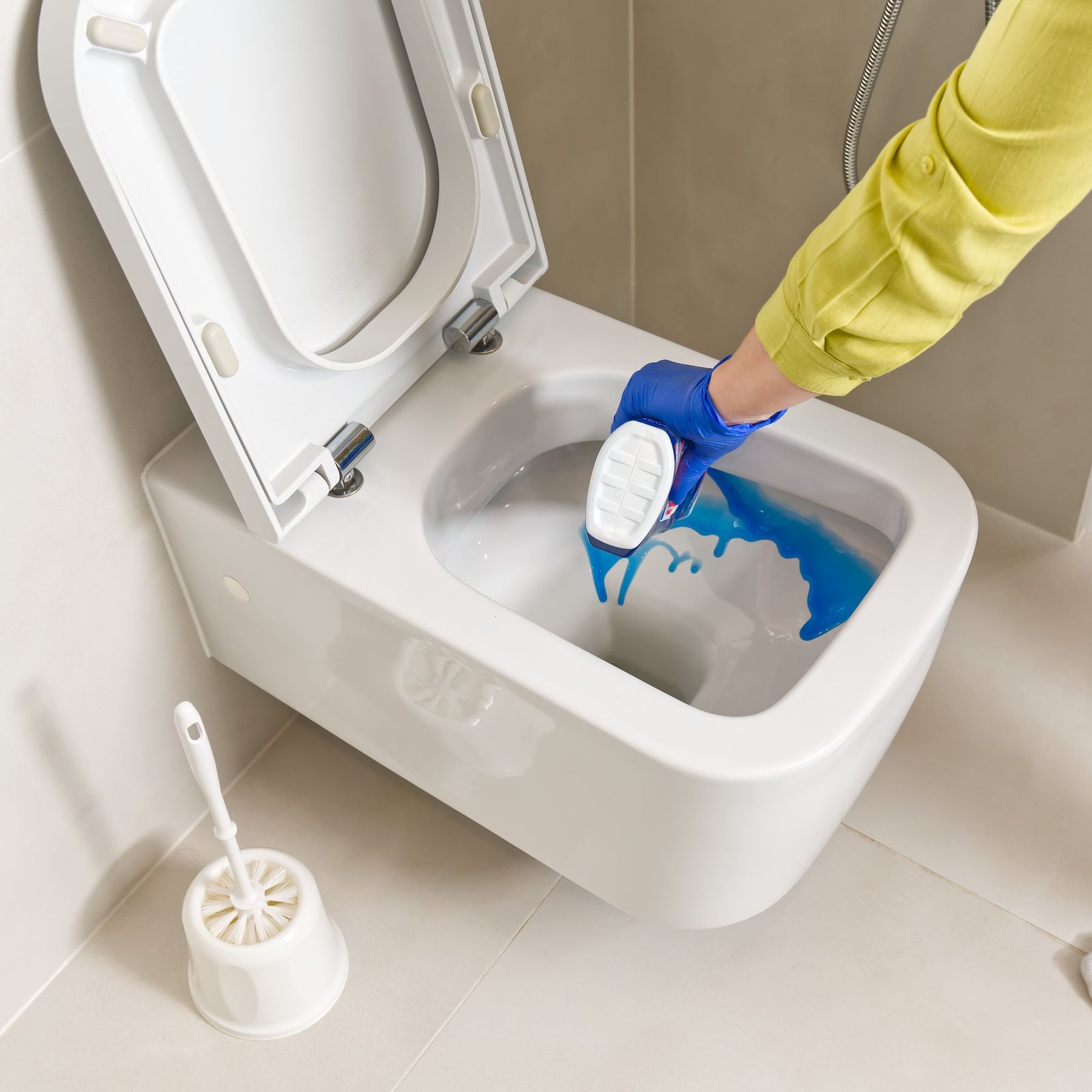 Bathroom Deep Clean